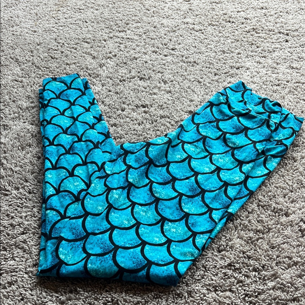 Blue Mermaid Scale Leggings